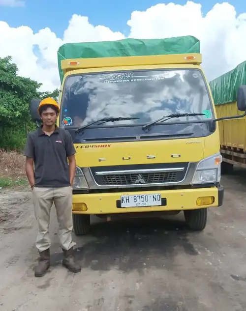 Ratusan armada truk CV. Catur Borneo Abadi siap beroperasi di Kalimantan